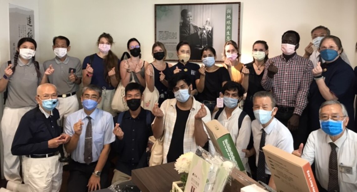 中山大學外籍生    參訪高雄靜思堂感受深刻