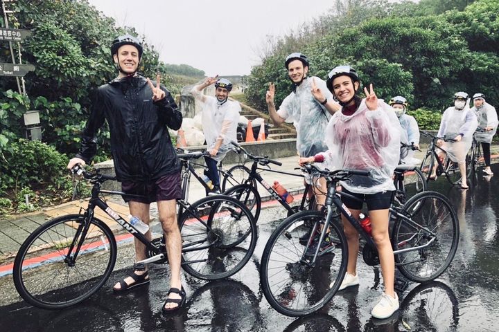 極北點富貴角燈塔騎遊活動,連國際友人也盛情參與。 圖:北海岸及觀音山國家風景區管理處/提供