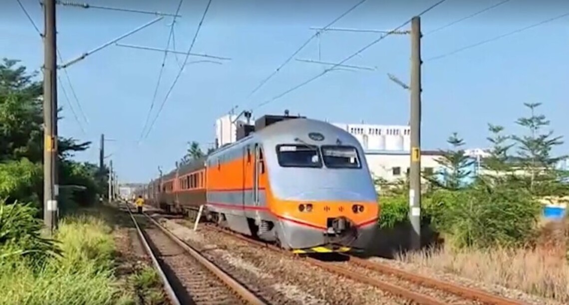 台南隆田電線掉 2列車受困停駛
