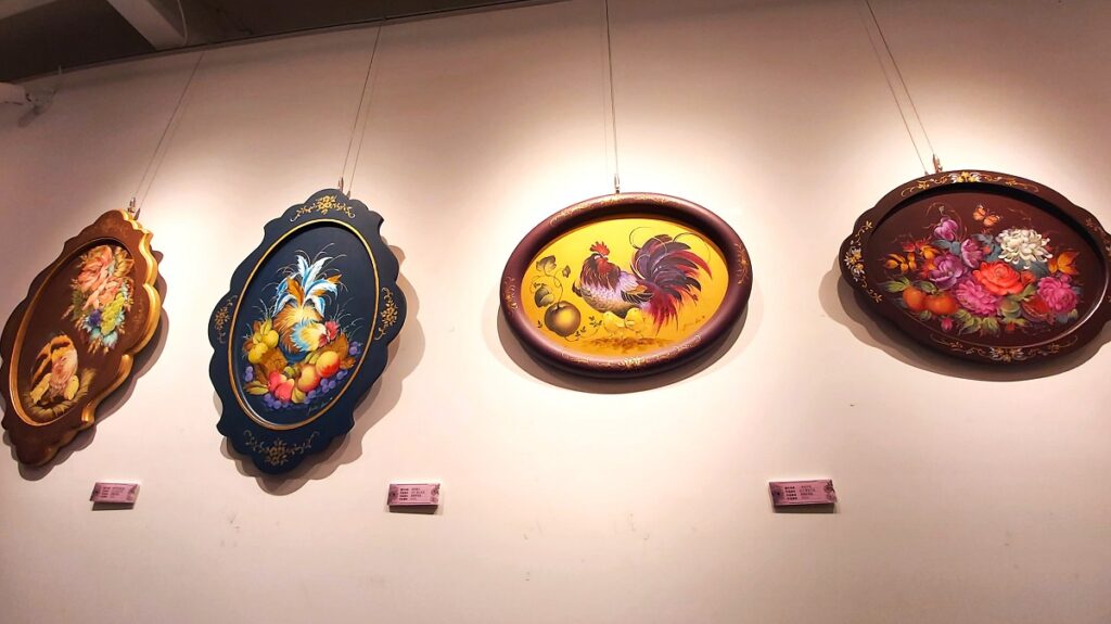 李芸臻工藝彩繪藝術作品。(圖/陳惠玲攝影)