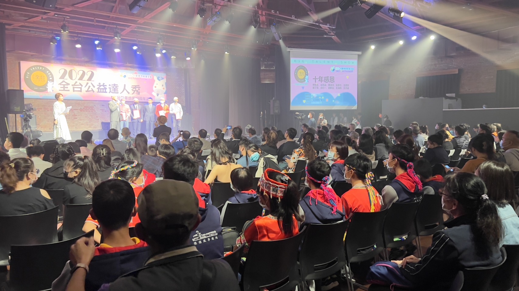 圖片說明:現場熱鬧滾滾,場面盛大。(記者楊國域攝)