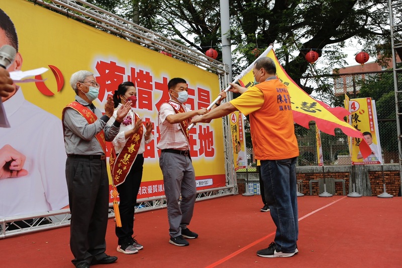 漾新聞|左楠區陳善慧總部成立 陳其邁扮神秘嘉賓現身推骨力認真打拼的好議員