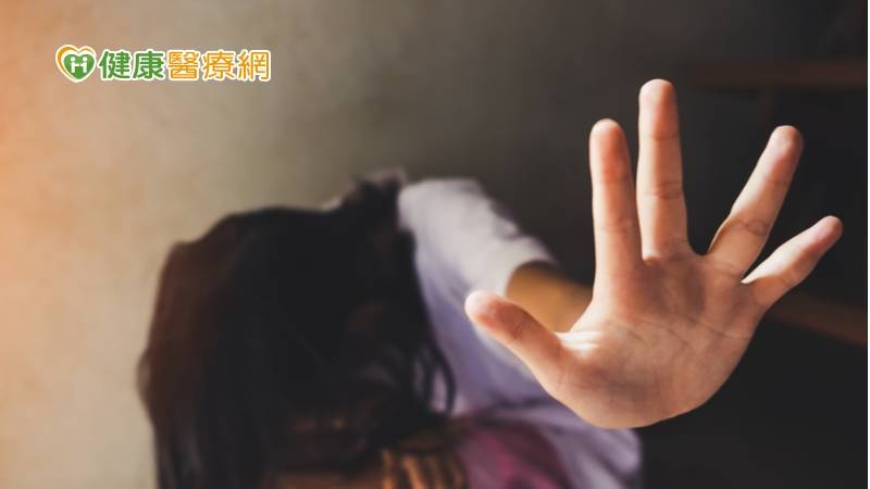 學齡前兒認識身體紅綠燈 教導性侵害防治三部曲