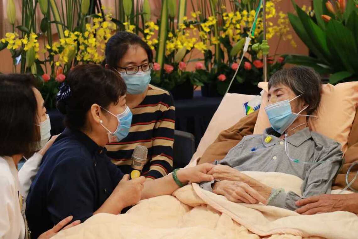 臺中慈濟心蓮病房生前感恩會 三地視訊說再見