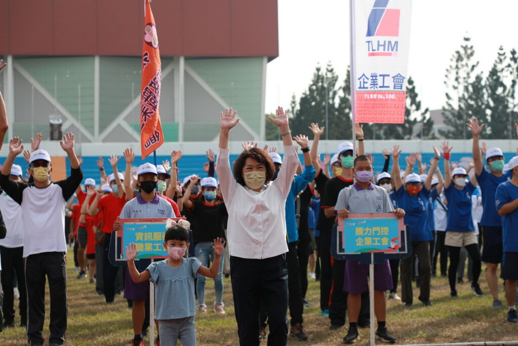 _市長與大家一起跳暖身操