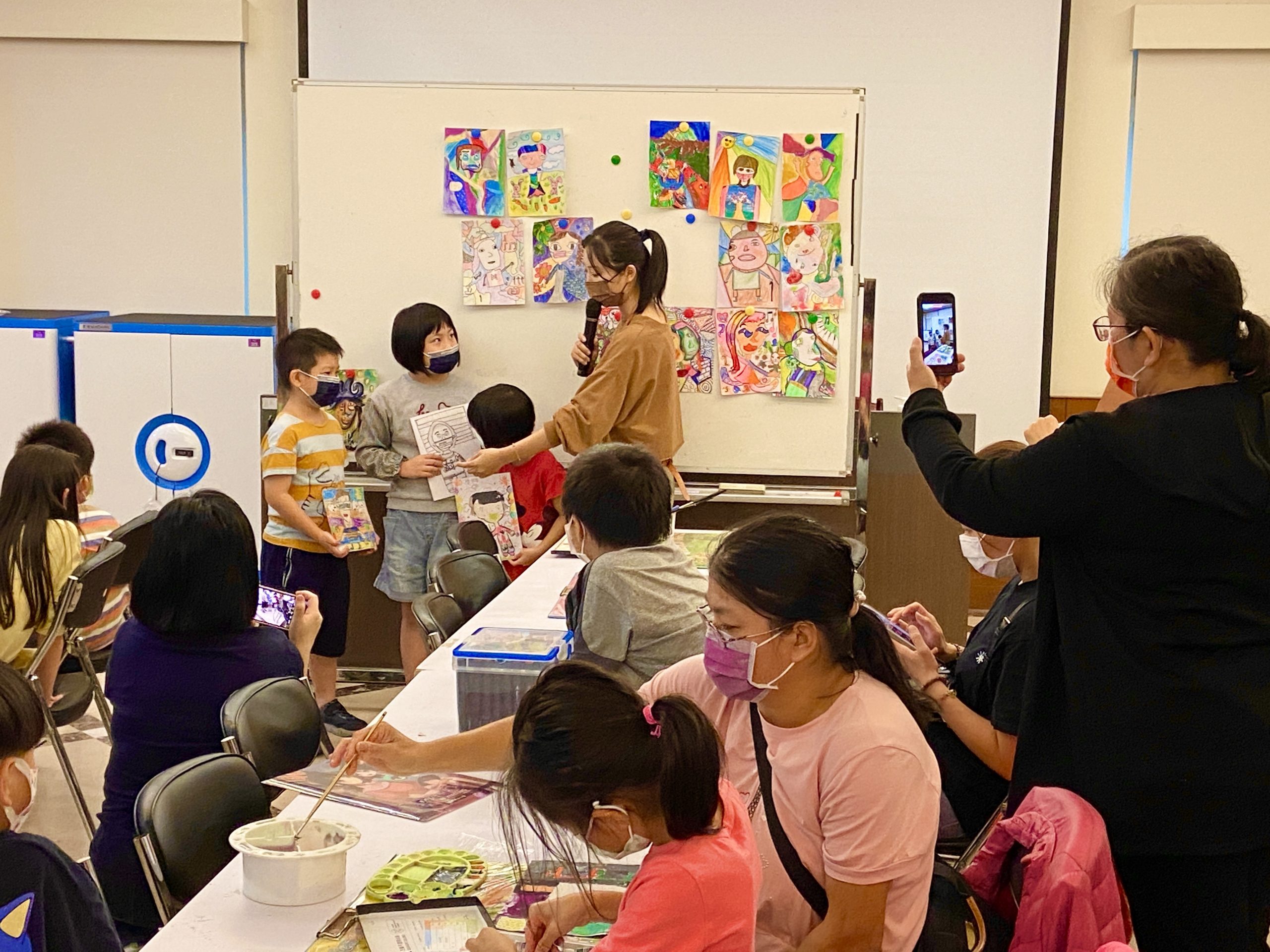 二信高中親子設計課程體驗孩子揮灑畢卡索創意樂無窮