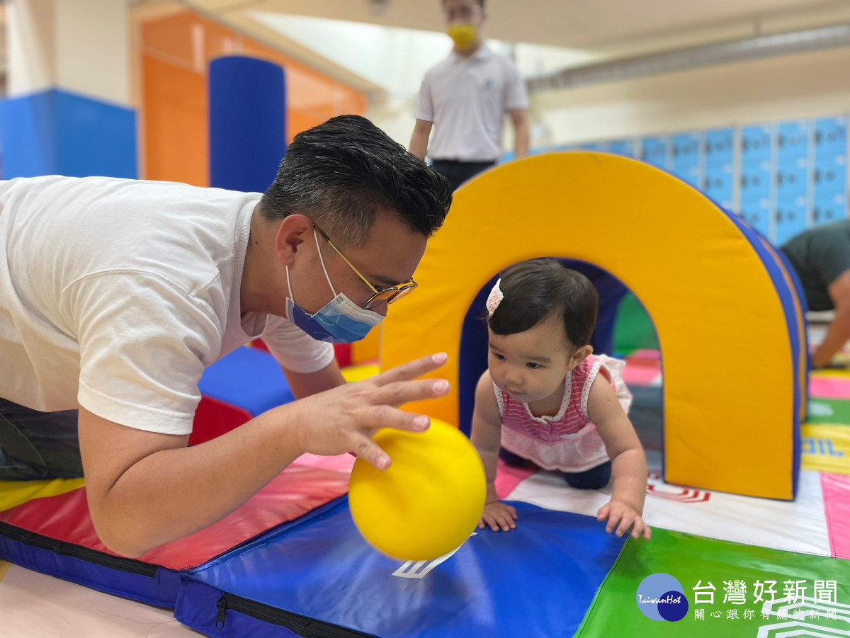 攜幼女開箱北屯兒運中心 黃健豪議員盼打造為兒童心中的樂園