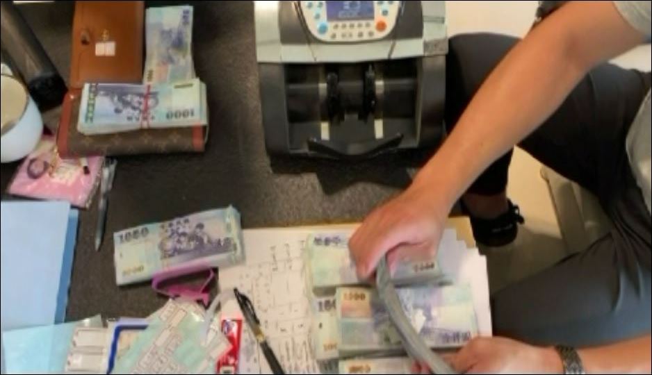 圖片說明:臺中市政府警察局第五分局日前破獲詐騙集團吸金高達2千萬元,立即移請臺灣臺中地方檢察署偵辦。(記者謝榮浤翻攝)