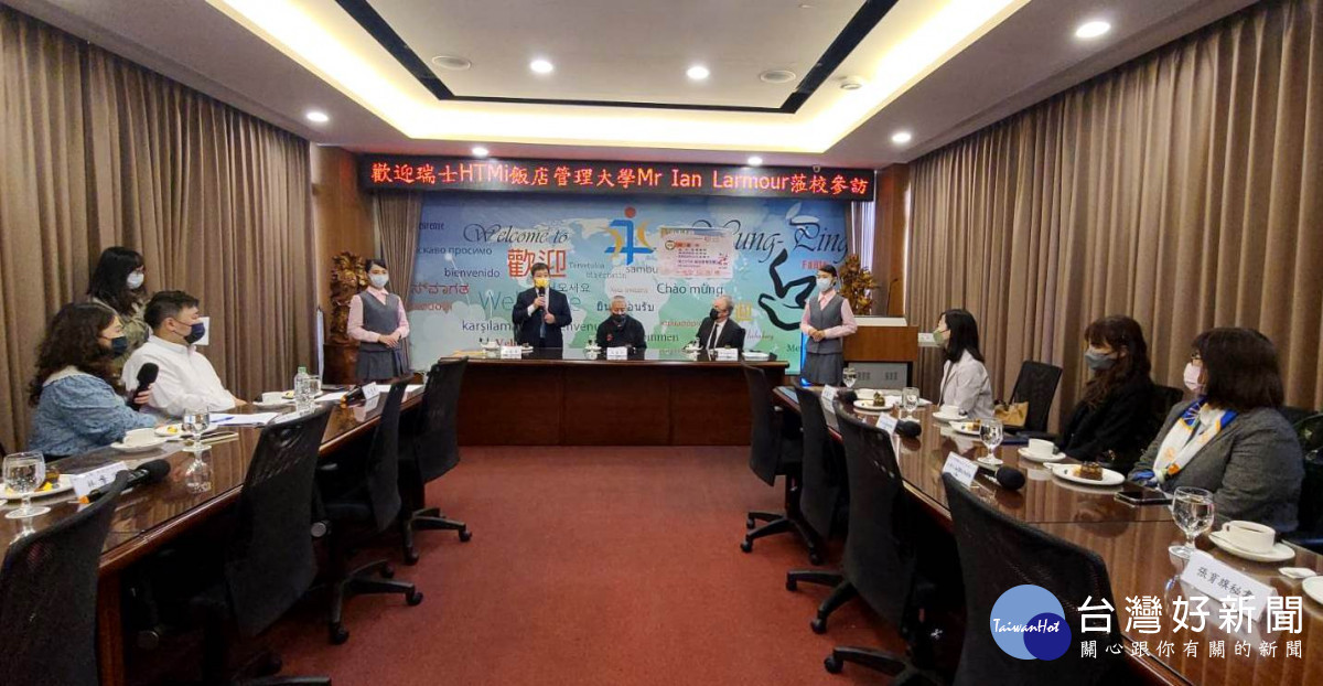 胡劍峯校長則說,很感謝桃園市府建立這樣的一個臺瑞雙聯學制,讓桃園技職學校能與國際接軌。<br /><br /> <br /><br />