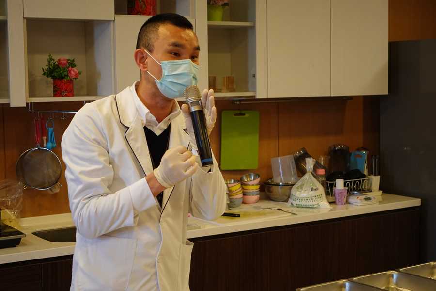 臺中慈濟醫院營養師楊忠偉建議,糖尿病人不只要控糖、控油,對於鹽分攝取也要斤斤計較。