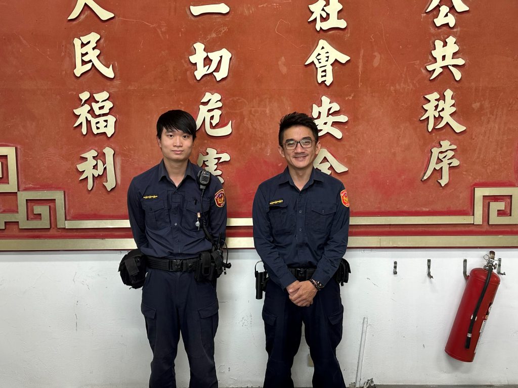 圖:警員陳致瑋(左)、警員黃建源(右)