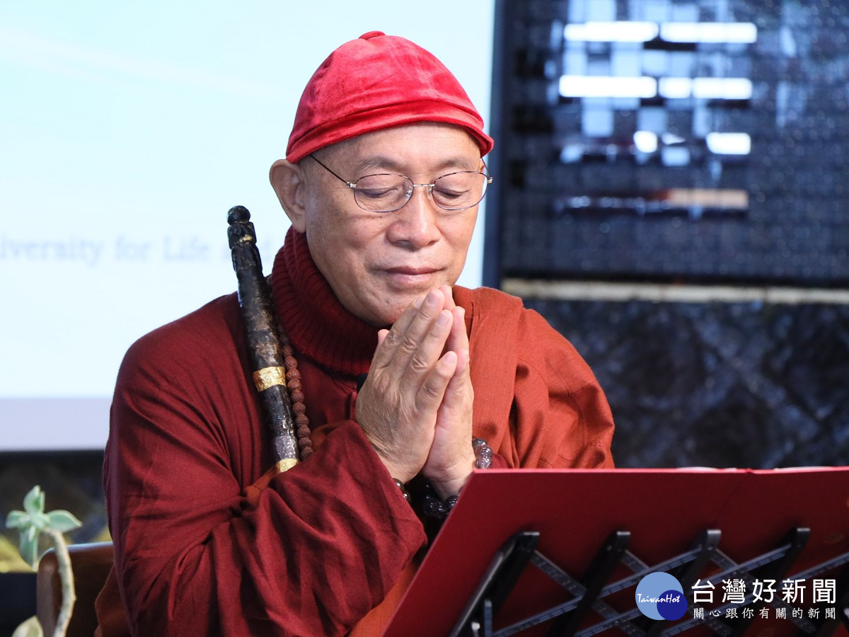 世界宗教博物館國際事務部主任瑪麗.哈比拖開場,介紹靈鷲山開山住持、世界宗教博物館創辦人心道法師