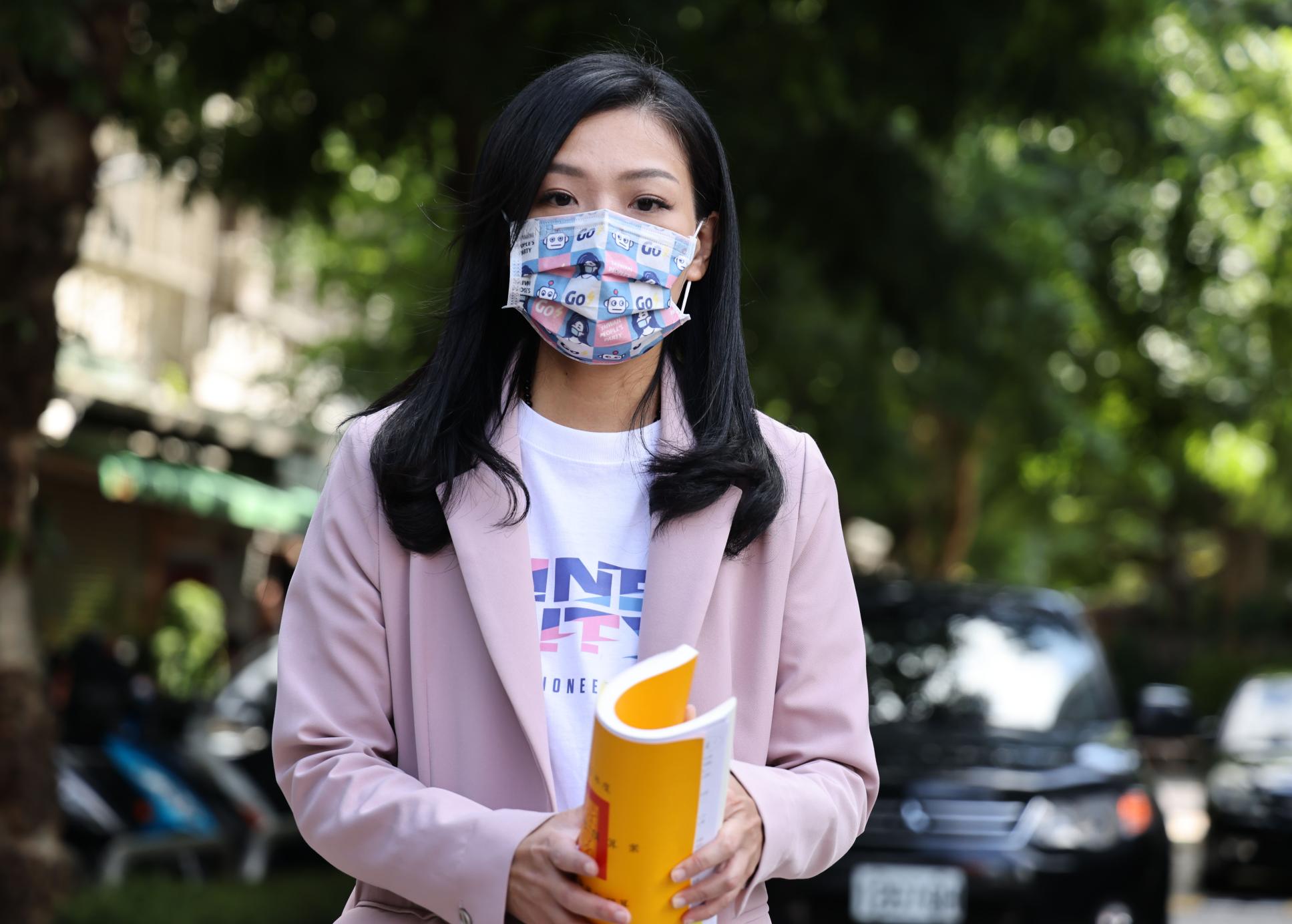 高虹安最近遭對手林耕仁猛攻任用男友掛名公費助理爭議。資料照片/林啟弘攝