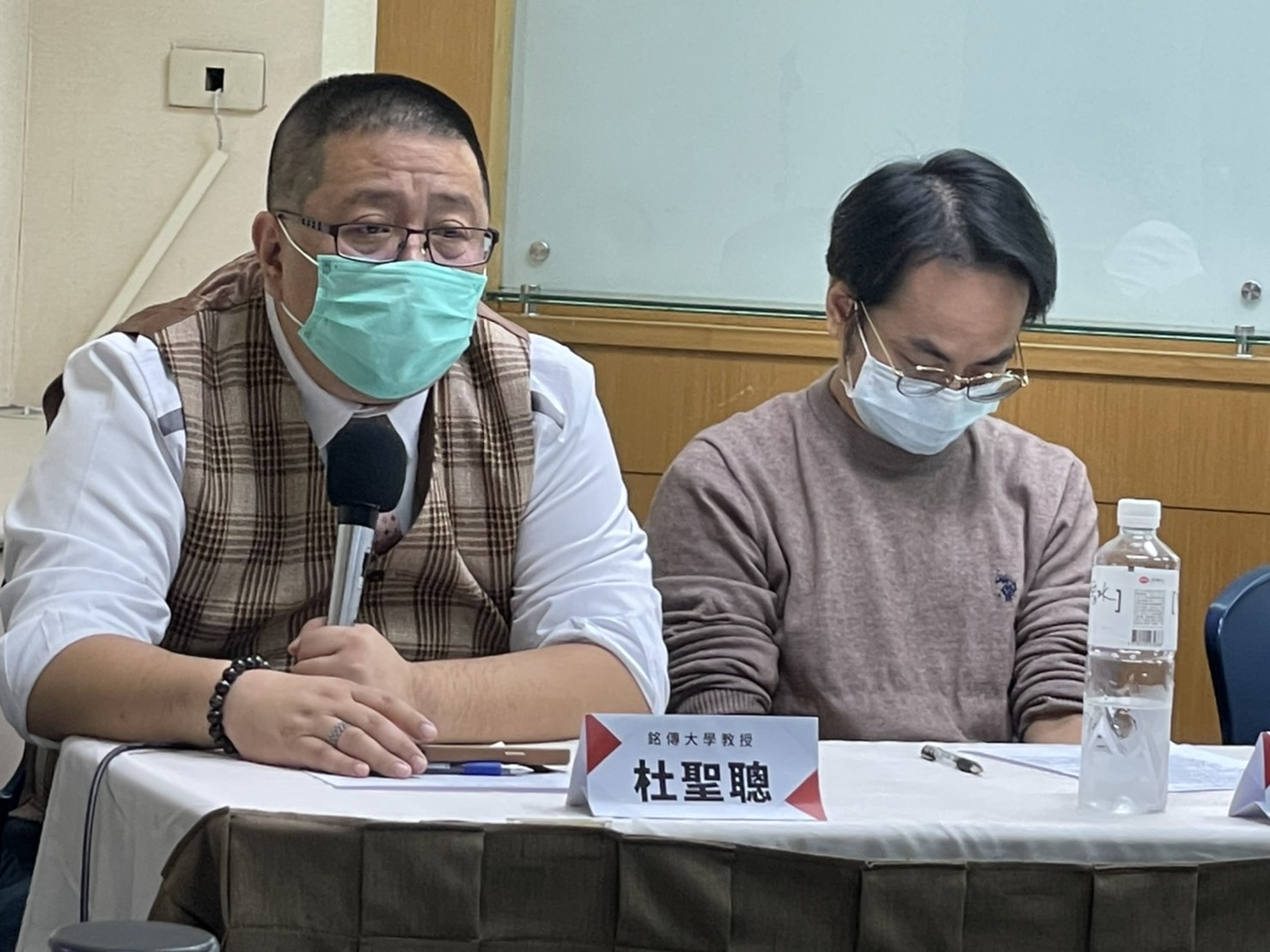 新聞抹黑攻擊啟動?高虹安、黃珊珊分列負評二、三名 蔣萬安正面新聞倍增 30 S 60621119