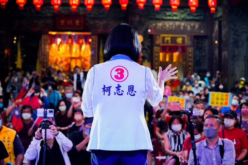 漾新聞|柯志恩苓雅廟口開講左右開弓酸陳時中批陳其邁不敢向中央「說不」