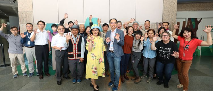 開幕儀式策展團隊與貴賓大合照 開幕儀式策展團隊與貴賓大合照