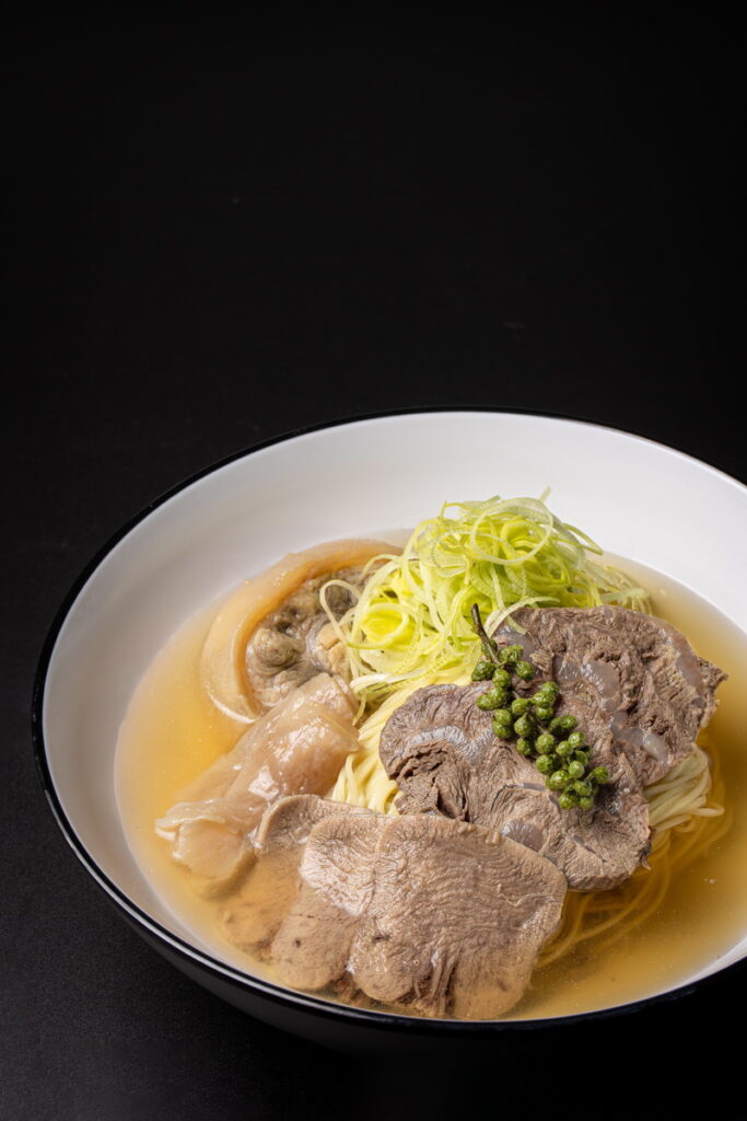 江振誠Chef André青花椒澄清湯四寶牛肉麵。ONCOR提供