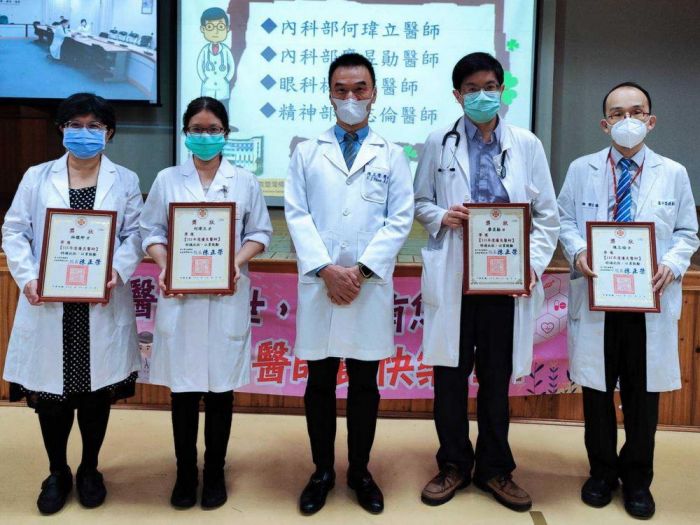 醫師節前夕 中榮嘉灣分院長陳正榮「白袍戰士」致敬與感謝
