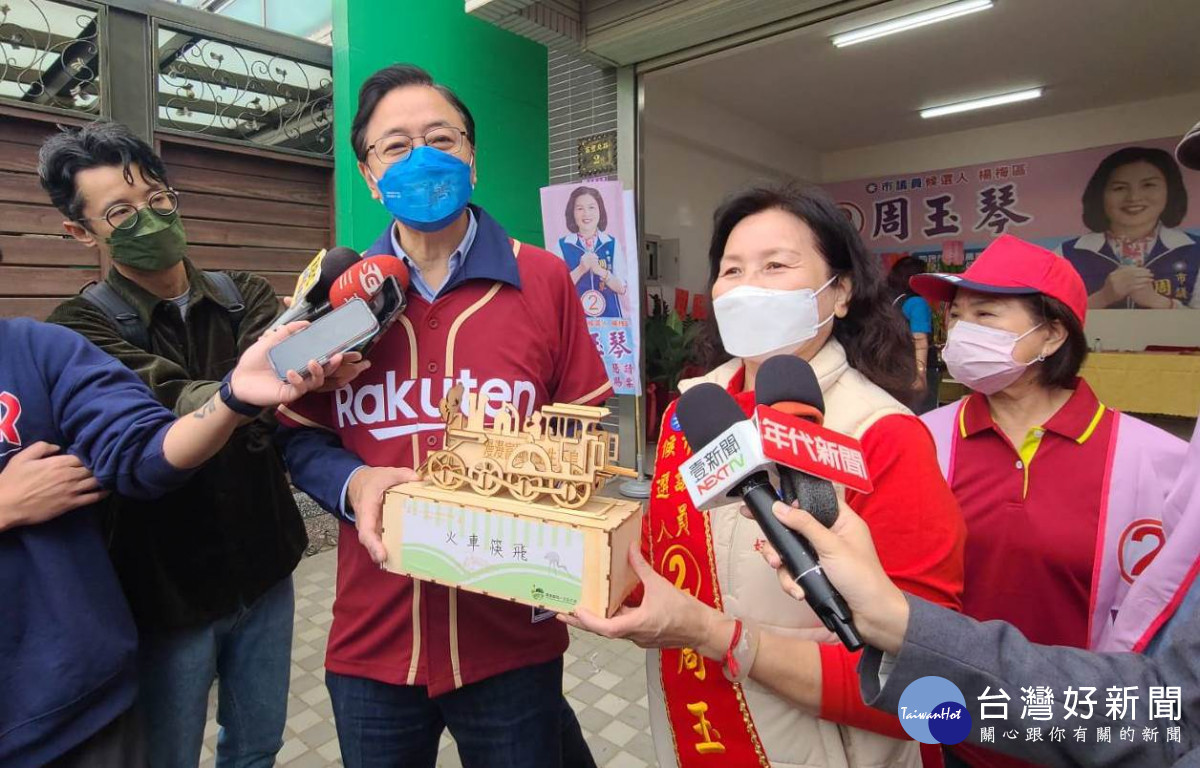 張善政表示,周玉琴議員希望打造富岡小鎮鐵道博物館,可以變成富岡一個觀光的景點。<br /><br /> <br /><br />
