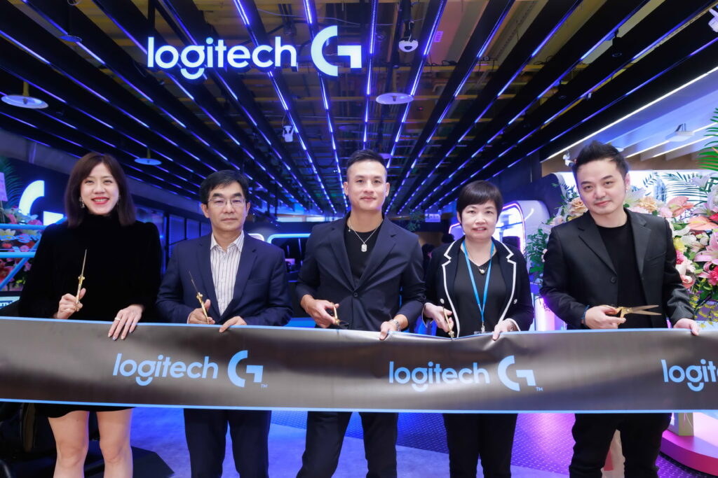 Logitech G三創電競旗艦館11月2日起試營運，11月12日正式開幕。(左起：Logitech台灣業務處長 俞筱柔、良興股份有限公司總經理 賴志達、Logitech台港澳總經理 施前江、 三創生活園區總經理 賴寶月、Logitech G台灣香港行銷經理 王堯)