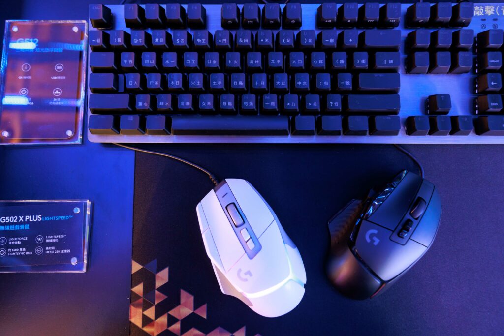 經典重塑再進化的「G502 X電競滑鼠系列」也於三創電競旗艦館展出