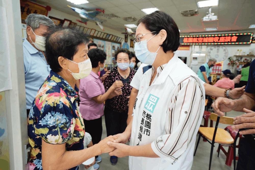 有影/【賴香伶專訪4-1】自薦行政歷練豐富 承諾任市長將以新思維改革 50 賴香伶跟老婦人