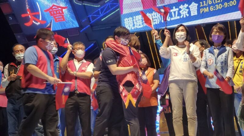 漾新聞|陳玫娟總部成立母子情深 兒子林士翔把媽媽繼續交給選民