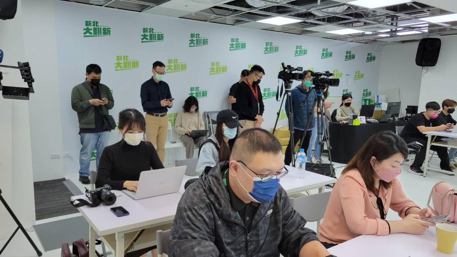 林佳龍競辦今召開記者會,3便衣警到場關切。民眾提供