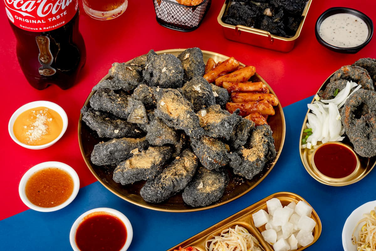 看世足配美食,呼朋引伴一起享受澎湃黑潮派對餐!