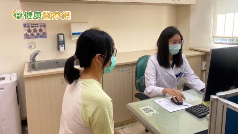 腰痠背痛是老化還是職業病? 專科醫師「1方式」教你分辨
