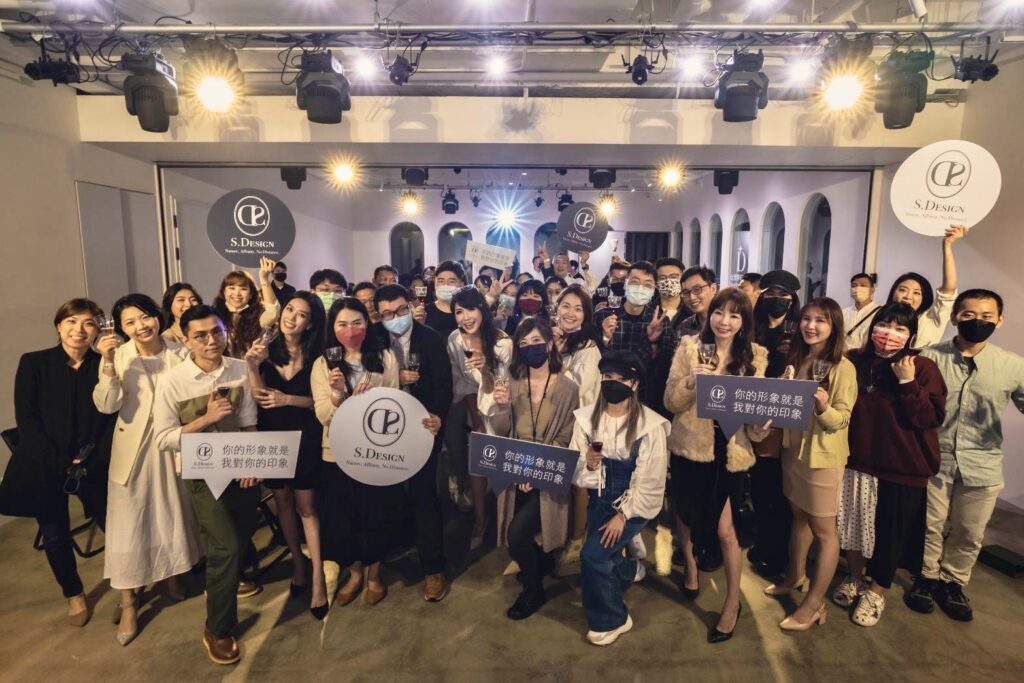 國內知名整體造型穿搭專家S-Design,獨創「沈浸式脫單演習」活動,讓許多報名參加的單身男女捉到成功脫單秘訣!參與者一致給予好評!