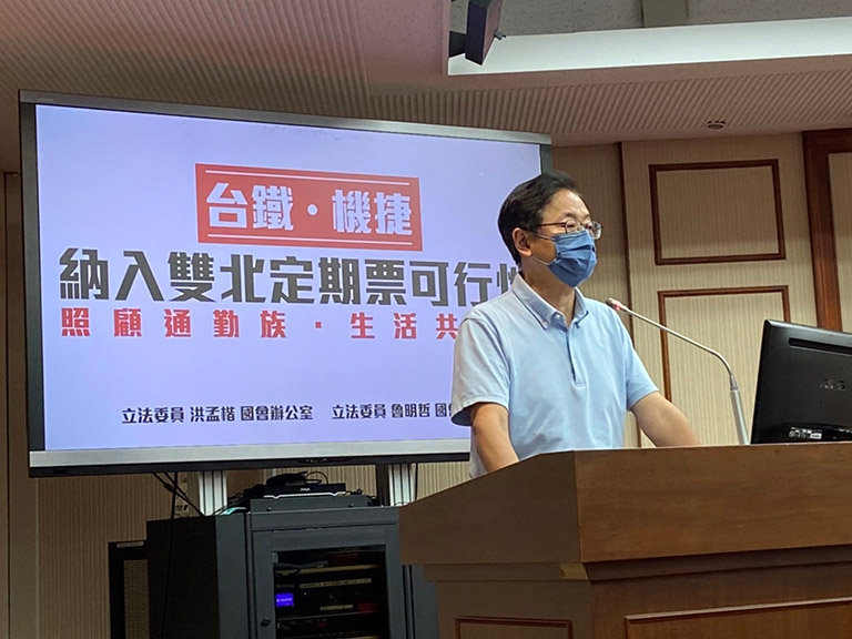 圖片說明:張善政參加立法院公聽會做政策報告。(張競辦提供)
