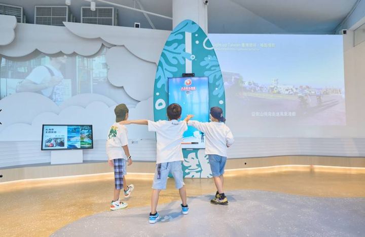 「白沙灣遊客中心」全新開館 環形劇場看見不一樣的北海岸