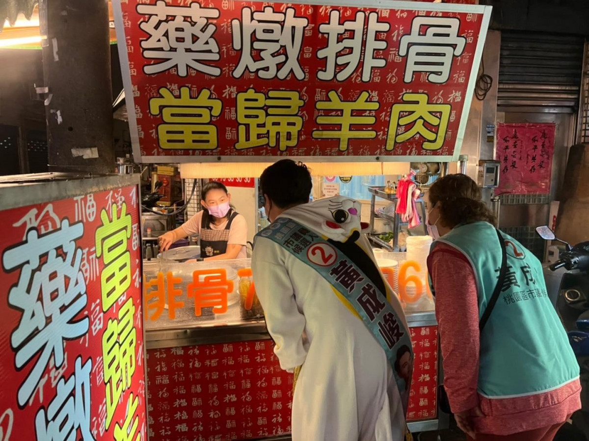 黃成峻本身也有經營餐飲業,深知近幾年經營的難處。(圖/黃成峻辦公室提供)
