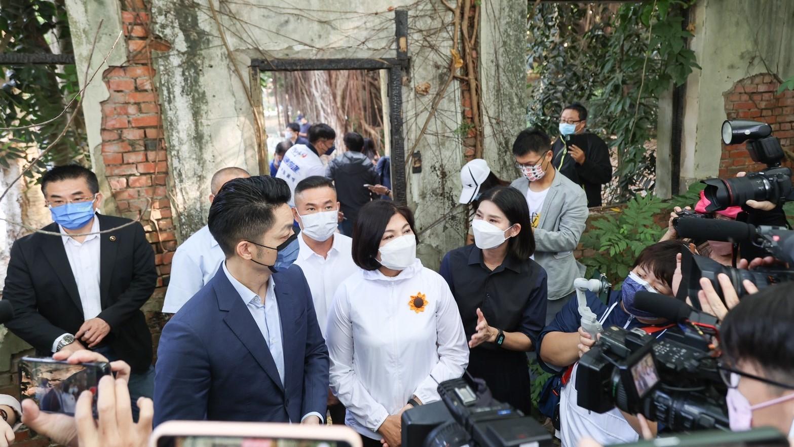 國民黨台北市長候選人蔣萬安今早到虎尾參加建國一村丁棟啟用記者會。蔣萬安競辦提供