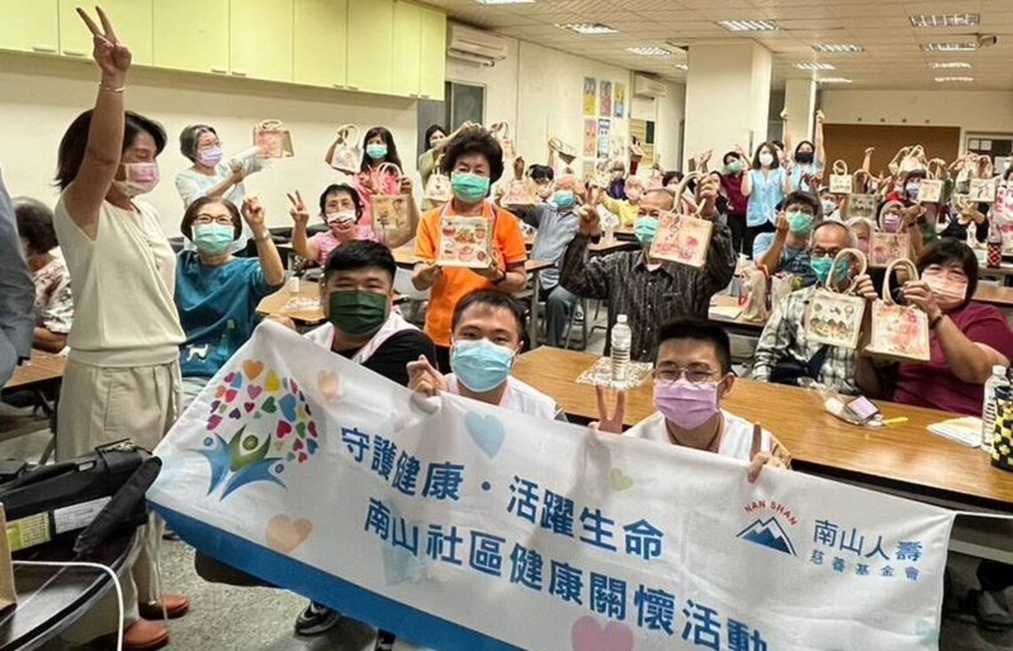 每5名八旬老人即有1名失智 高醫失智共照中心助老奶奶當點名小老師
