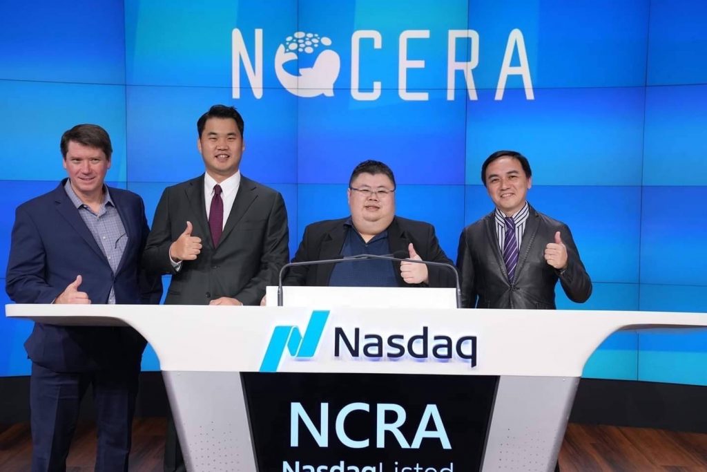  圖:由左二到右， 財務長 莊舜志、Jeff鄭英杰董事長、鉑鍶國際控股CEO 林昌平William 。(圖/鉑鍶國際提供)