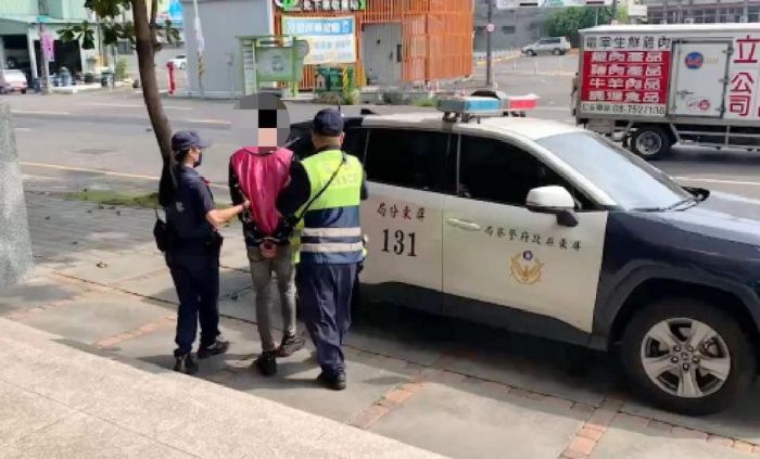 屏東警即時逮詐騙車手 保住民眾45萬元