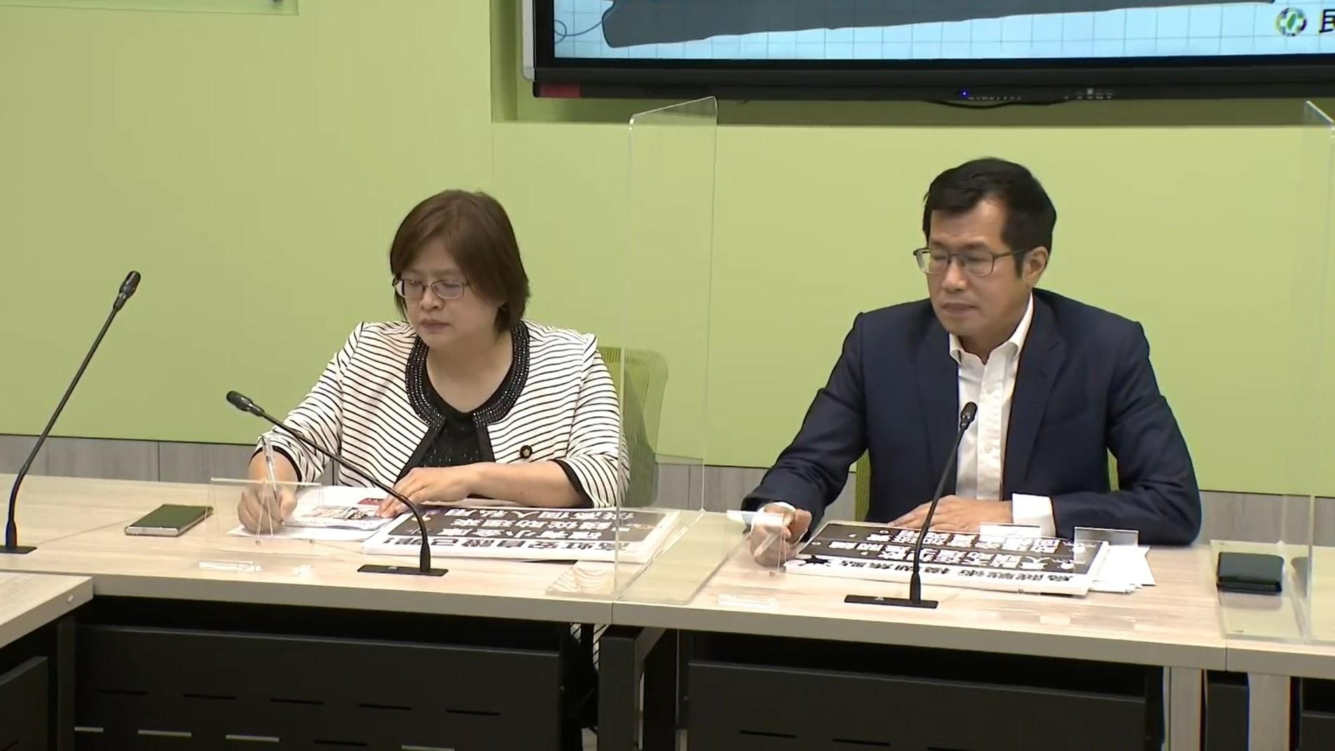 民進黨立法院黨團幹事長羅致政、立委吳玉琴今召開記者會,澄清柯建銘助理皆為離職後捐款。翻攝民進黨立法院黨團臉書