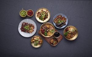 圖片說明:「麻十七川滷專売所」,於台北忠孝sogo周年慶1110~1121和竹北遠百週年慶1110~124,推出「荷鮑滿滿拼盤活動」。