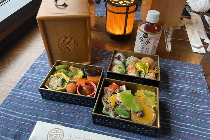 JR四國觀光列車高貴不貴!搭「四國真中千年物語」漫遊自然秘境