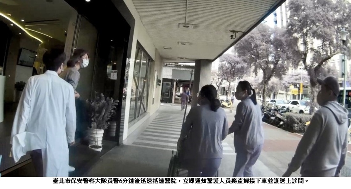 臨盆困車陣  保大員警緊急開道   6分鐘護送孕婦到院順產