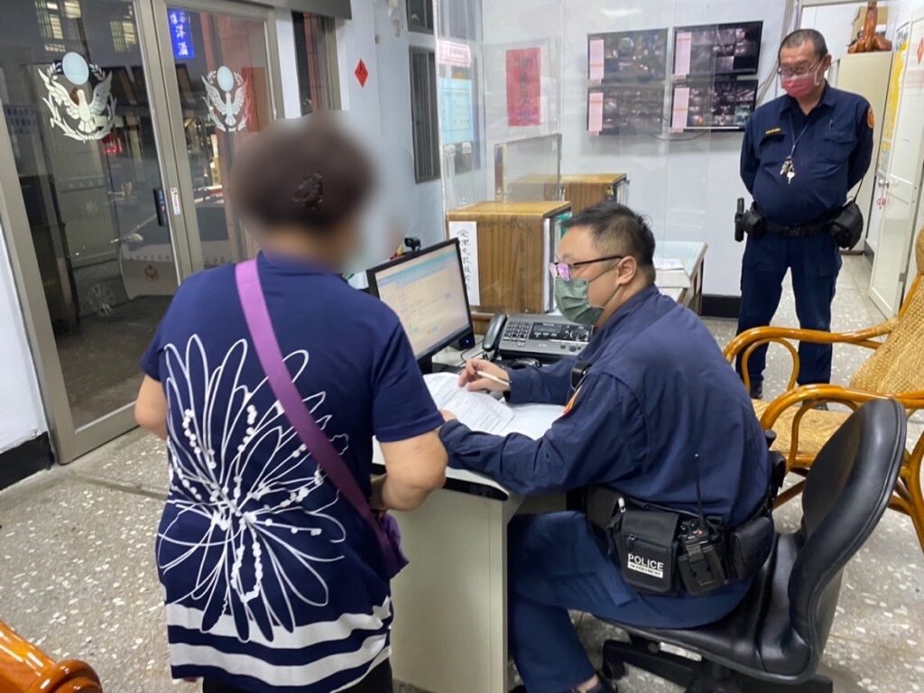 警員潘禹叡受理家屬報案。