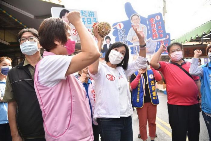 岡山文賢市場掃街拜票 柯志恩親和力爆棚