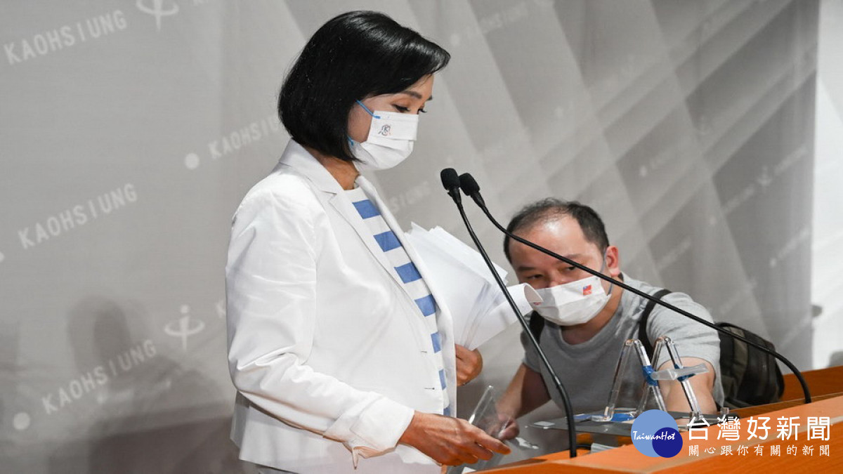 ▲柯志恩在政見會上指出要用「好好好」來正陳其邁的「緊緊緊」! 第一要件是高雄經濟要好!