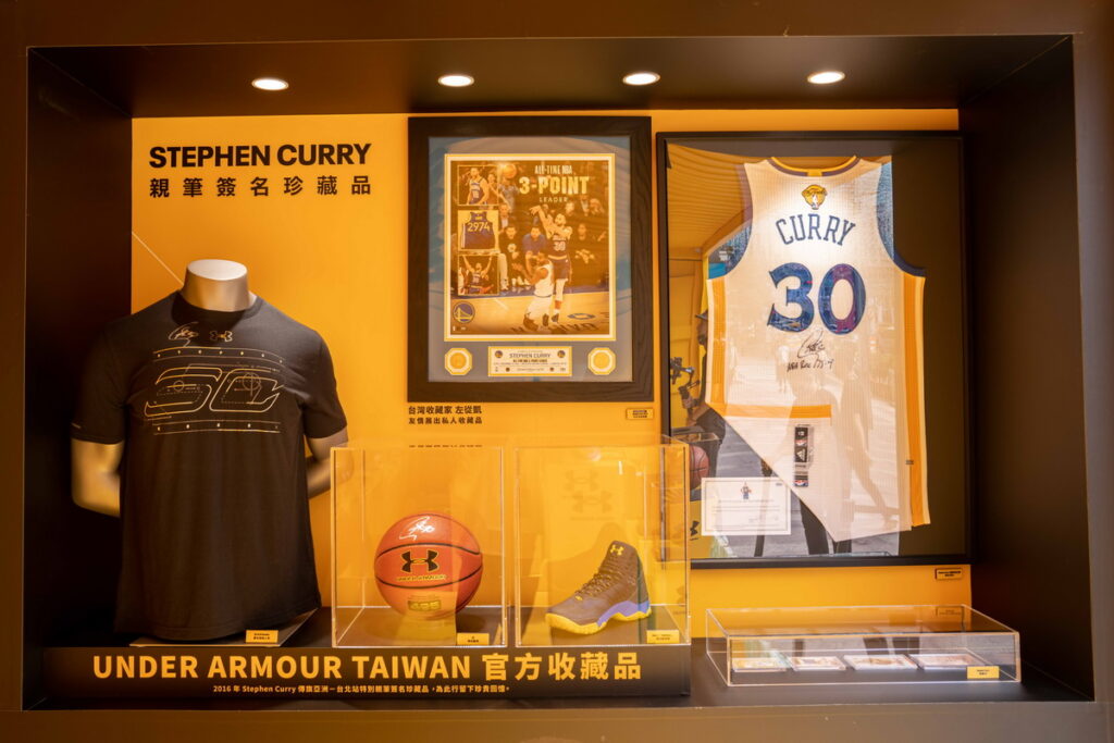 CURRYH1ST0RY 10 代球鞋特展》傳奇開展歷代鞋款與簽名收藏品一次