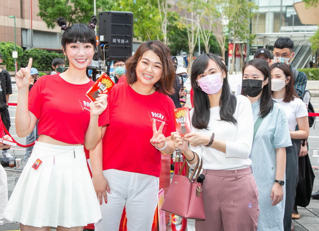 格力高台灣與泱泱和大家一起慶祝Pocky Day,準備了1111盒Pocky送給民眾,一同度過溫暖又快樂的1111 Pocky Day