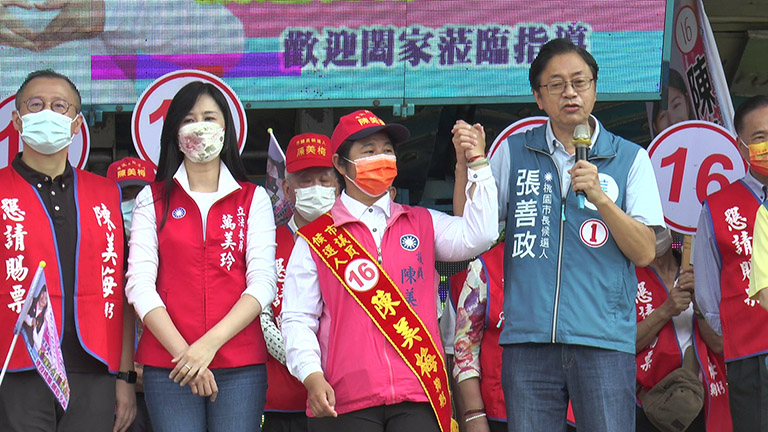 圖片說明:張善政與鄉親約定１１月２６日之後，讓陳美梅在市議會、張善政在市府不見不散！(圖/記者范文濱攝)