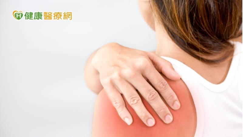 五十肩吹頭髮好難? 「肩關節囊擴張術」縮短療程
