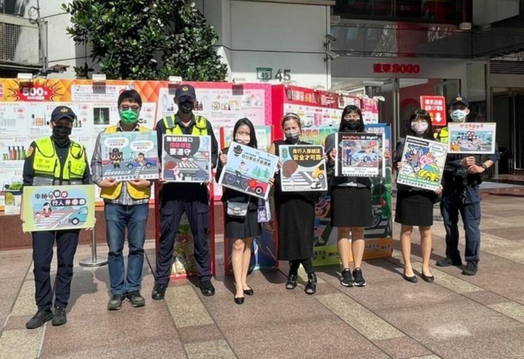 大安波麗士至SOGO 百貨進行交通安全宣導。
